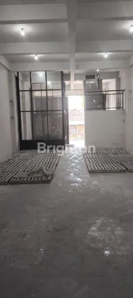 image DISEWAKAN RUKO 2 LANTAI DI NOL JALAN RAYA TANJUNGSARI (2)