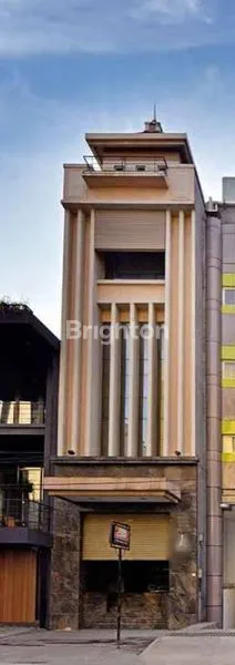 RUKO 5 LANTAI DI KEBAYORAN BARU ,JAKARTA SELATAN.