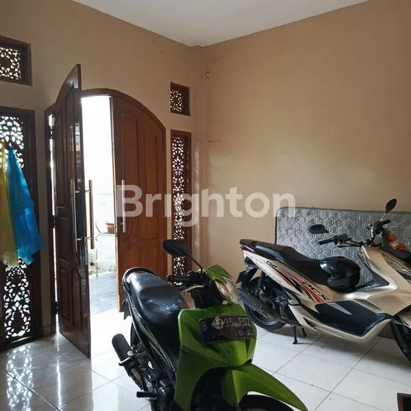 image PASSIVE INCOME RUMAH KOST 11 KAMAR TIDUR DIDAERAH STRATEGIS DI PERUMNAS 1,KAYU RINGIN, BEKASI SELATAN (4)