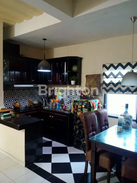 image RUMAH 2 LANTAI DALAM KOMPLEK DI  SEKITAR BINTARO, TANGERANG (7)