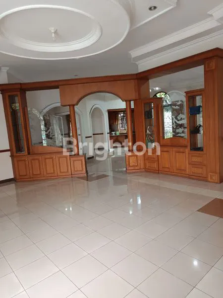 image VILLA LUAS & MEWAH – JL. STM, MEDAN (3)