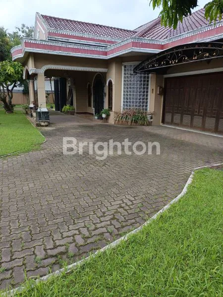 image VILLA LUAS & MEWAH – JL. STM, MEDAN (1)