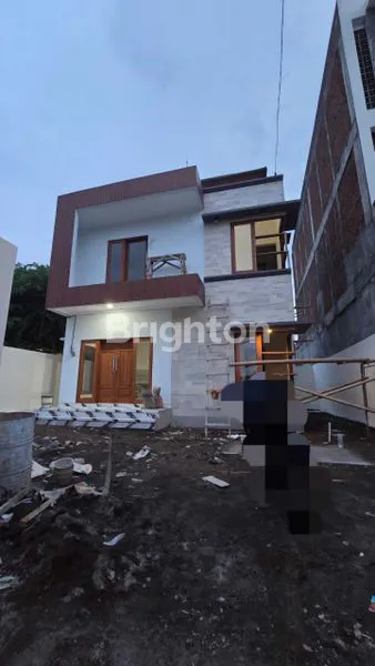 image RUMAH BARU 2 LANTAI DEKAT RUMAH SAKIT BALI MANDARA SANUR (1)