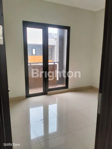 image DISEWAKAN RUMAH  SUMMARECON CROWN GADING (1)