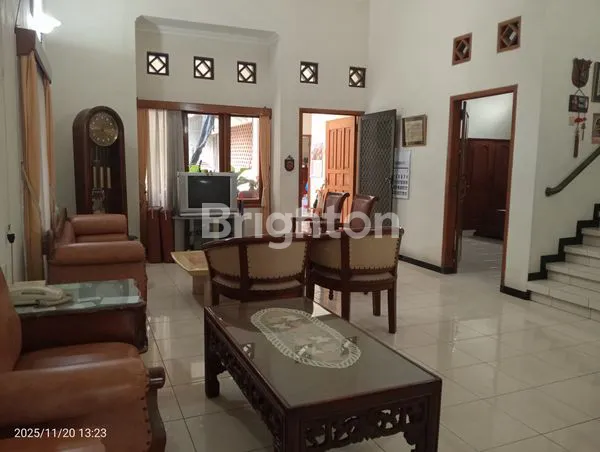 image  RUMAH 1,5 LANTAI MEDOKAN ASRI BARAT – LT 325, GARASI 2 MOBIL, SEMI FURNISHED, SHM (1)