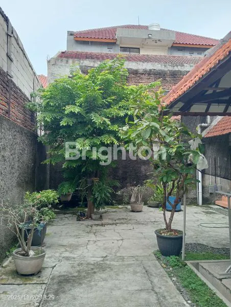 image  RUMAH 1,5 LANTAI MEDOKAN ASRI BARAT – LT 325, GARASI 2 MOBIL, SEMI FURNISHED, SHM (7)