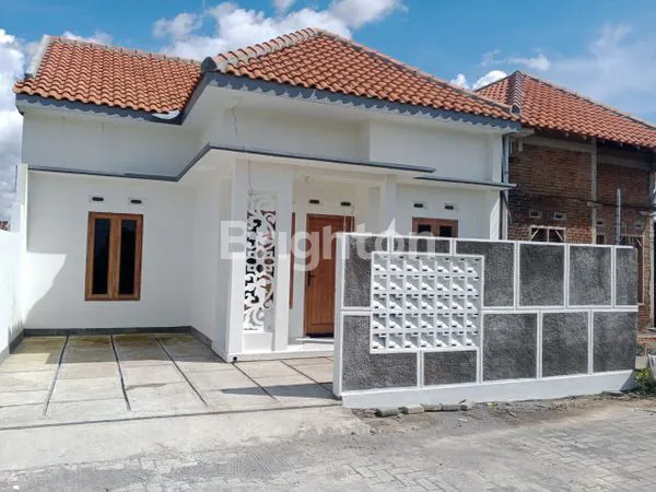 image RUMAH 1 LANTAI MINIMALIS SIAP HUNI DI SOLO BARU (1)