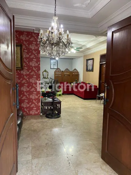 image RUMAH 2 LANTAI LUAS STRATEGIS DI GADING GRIYA LESTARI JAKARTA UTARA (5)