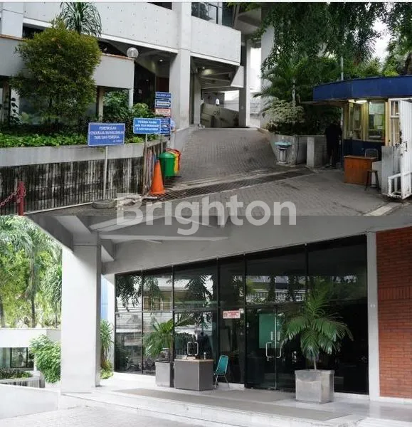 image GEDUNG KANTOR STRATEGIS 5 LANTAI DI JL.KEBAHAGIAAN JAKARTA BARAT (2)