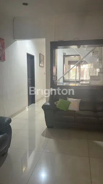 image RUMAH PADEMANGAN BAGUS HALAMAN LUAS 4LT SHM JALAN 2 MOBIL JAKARTA UTARA (5)