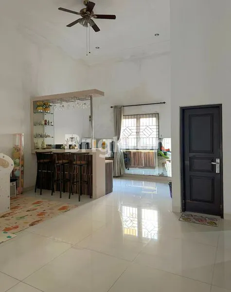 image RUMAH PADEMANGAN BAGUS HALAMAN LUAS 4LT SHM JALAN 2 MOBIL JAKARTA UTARA (4)