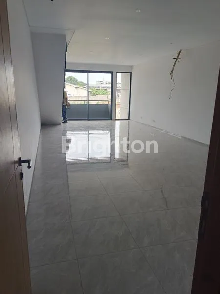 image RUKO SOHO 3 LANTAI DI BANDUNG, FASILITAS HOTEL BINTANG 5 DEKAT PASKAL HYPERSQUARE (2)