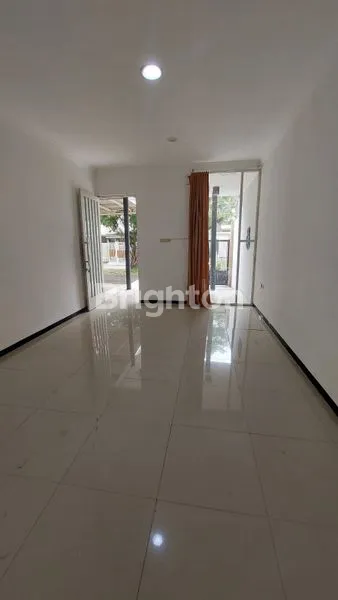 image ISTANA MENTARI SIDOARJO, RUMAH 2 LANTAI SIAP HUNI (3)