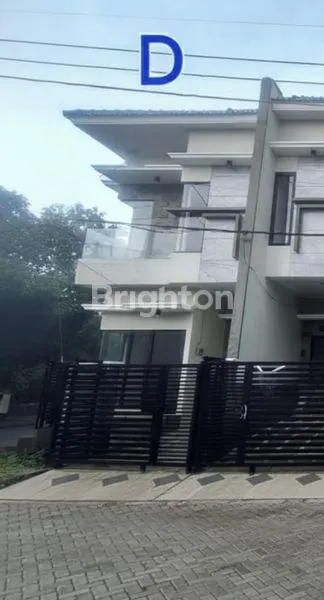 image RUMAH 2 LANTAI MODERN POSISI HOOK  DI MULYOSARI PRIMA SURABAYA (2)