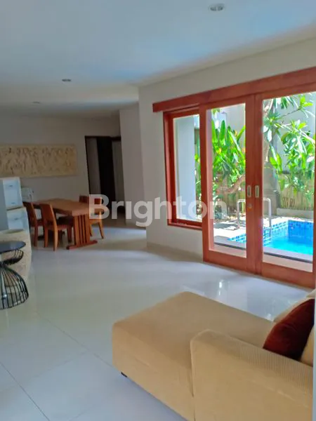 image DISEWAKAN VILLA EKSKLUSIF 4 KAMAR TIDUR KEROBOKAN (7)