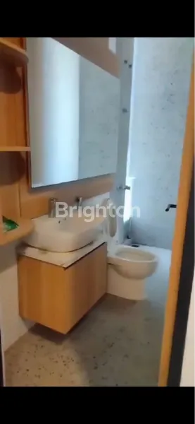 image RUMAH BAGUS MINIMALIS SIAP HUNI CENTRAL PARK MERR  (3)