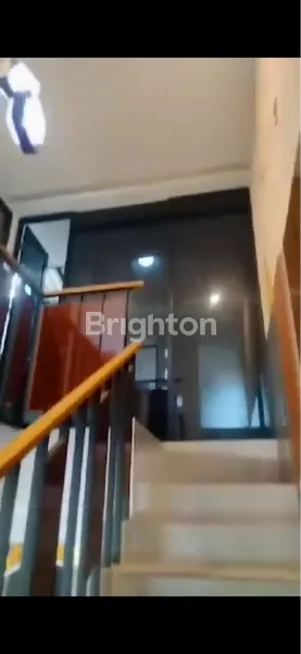 image RUMAH BAGUS MINIMALIS SIAP HUNI CENTRAL PARK MERR  (5)