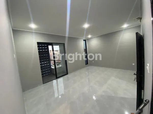 image RUMAH BARU PATUNG KUDA TAMAN KOPO INDAH 2 SIAP HUNI CARPOT LUAS SHM (7)