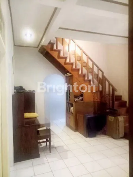 image DI JUAL MURAH !!! RUMAH 2 LANTAI STRATEGIS DEPOK  5 KAMAR, DEKAT TOL CIJAGO & UI – SHM (4)