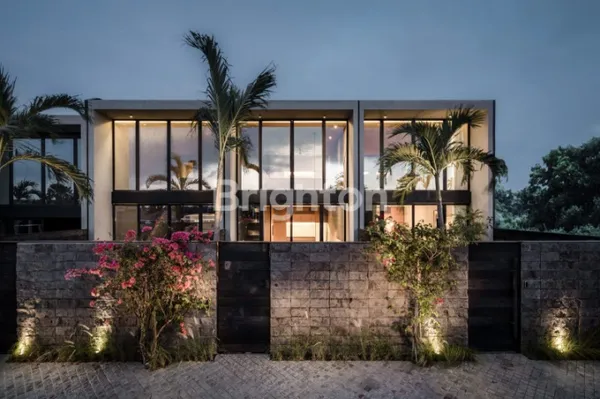 image MODERN LUXURY OXO TOWN HOUSE DI BERAWA, CANGGU, BALI (1)