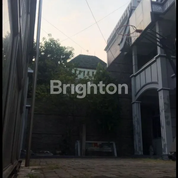 image DIJUAL ! HUNIAN EKSKLUSIF 8 KT, GARASI 8 MOBIL SURABAYA (2)