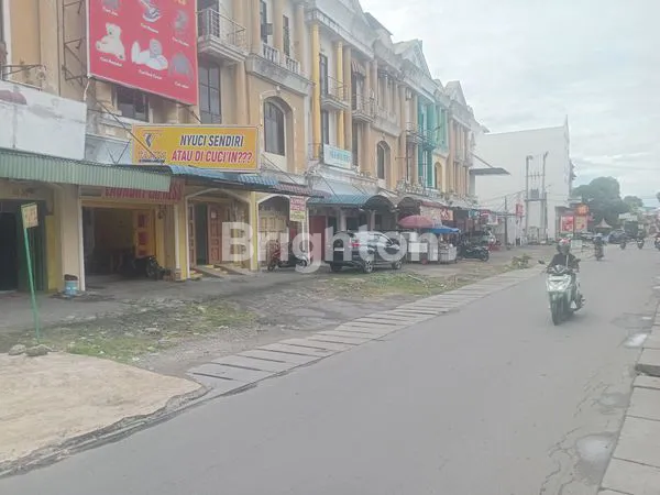 image RUKO 3 LANTAI DI KAWASAN STRATEGIS JL.BAHAGIA BY PASS, SANGAT COCOK UNTUK KANTOR, USAHA KULINER ATAU KOSKOSAN, DEKAT DENGAN KAMPUS UMSU, UISU, SMP DAN SMA, DAN STADION TELADAN MEDAN (2)