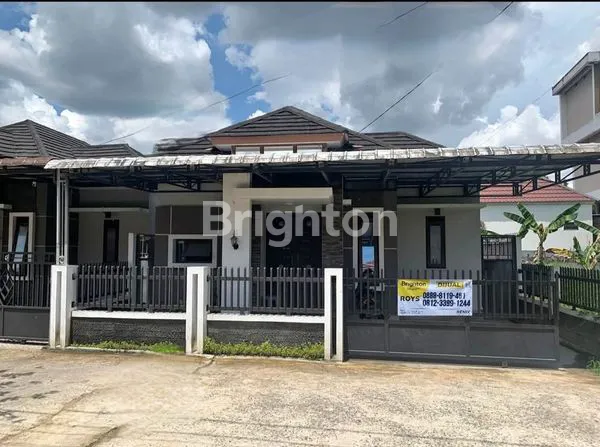 RUMAH SIAP HUNI STRATEGIS DEPAN PEMANDIAN KOLAM RENANG JALAN UJUNG PANDANG