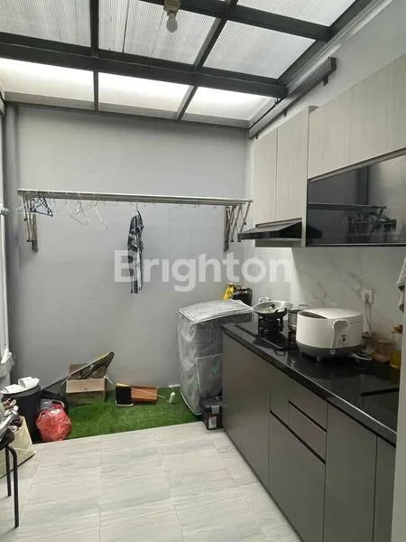 image DIJUAL RUMAH 2 LANTAI SIAP HUNI DI GRAND PAKUWON SURABAYA (4)