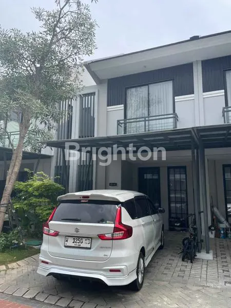 image DIJUAL RUMAH 2 LANTAI SIAP HUNI DI GRAND PAKUWON SURABAYA (1)