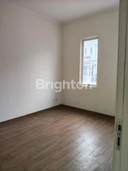 image CLUSTER CHIARA @ SUVARNA SUTERA, TANGERANG, 2 LANTAI, TERAWAT, SIAP HUNI (5)