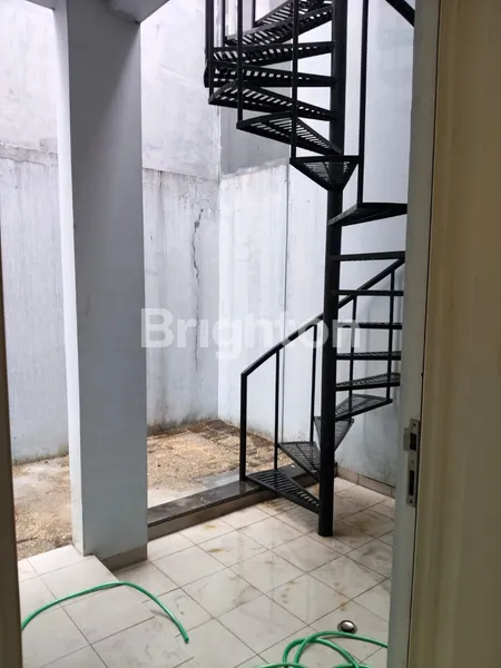 image CLUSTER CHIARA @ SUVARNA SUTERA, TANGERANG, 2 LANTAI, TERAWAT, SIAP HUNI (8)