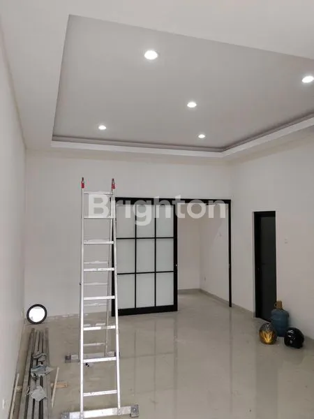 image RUMAH BARU 2 LANTAI RUNGKUT MAPAN, SURABAYA TIMUR. STRATEGIS DEKAT MERR RUNGKUT - RUNGKUT INDUSTRI - KALIRUNGKUT - RUNGKUT MADYA - RUNGKUT ASRI - KAMPUS UPN - TOL TAMBAK SUMUR ( WARU - JUANDA AIRPORT ), DLL. (2)