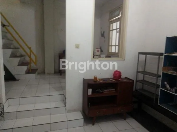 image RUMAH ASRI 2 LANTAI RIVERSIDE MALANG KOTA (3)