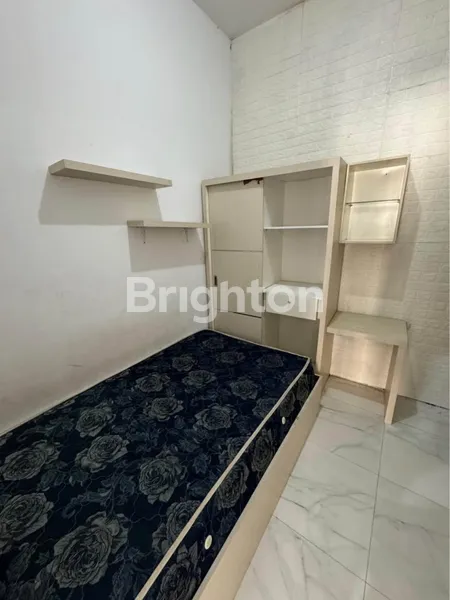 image RUMAH KOS KUTISARI SIAP PAKAI STRATEGIS DEKAT UK PETRA (6)