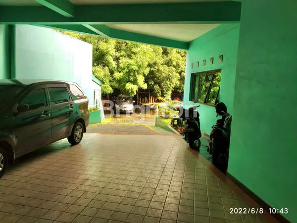 image GEDUNG PERKANTORAN 2.5 LANTAI LOKASI STRATEGIS DI KEBON JERUK (3)