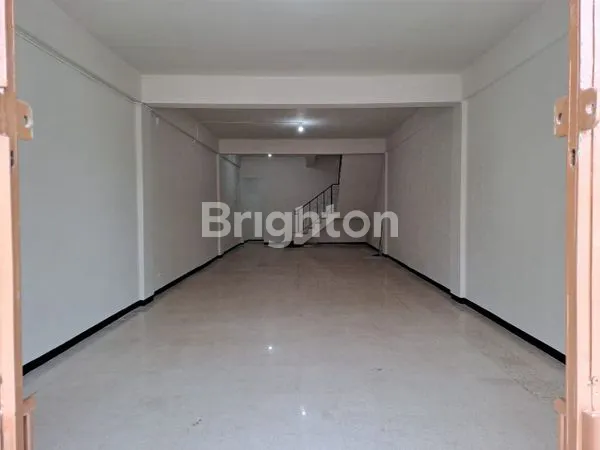 image RUKO 3 LT SIAP PAKAI DIAREA STRATEGIS COCOK UNTUK KANTOR, APOTIK, KLINIK DI KUSUMA BANGSA SURABAYA (4)