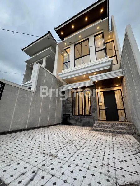 image DIJUAL RUMAH BARU MODERN MINIMALIS BAGUS 2 LANTAI DI WONOREJO, RUNGKUT, SURABAYA TIMUR  HANYA 1,35 M - LOKASI STRATGEIS & ROW JALAN LEBAR (4)