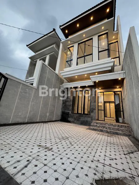 image DIJUAL RUMAH BARU 2 LANTAI BAGUS DI WONOREJO, RUNGKUT, SURABAYA TIMUR HANYA 1,35 M NEGO - LOKASI STRATEGIS 5 MENIT KE RAYA MERR & ROW JALAN LEBAR (5)