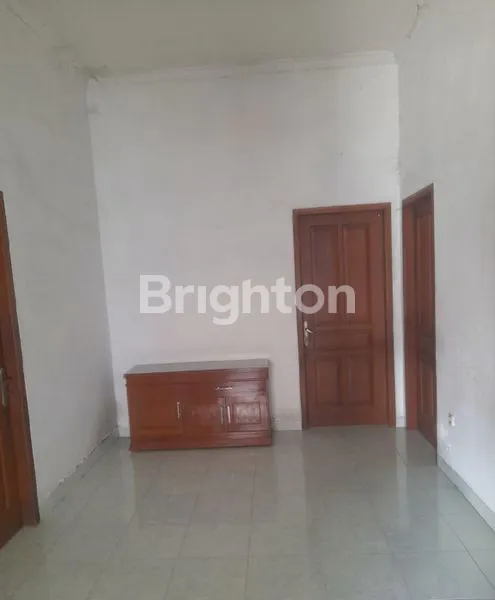 image RUMAH TEPI JALAN ADA KIOSNYA (3)