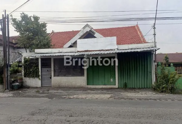 image RUMAH TEPI JALAN ADA KIOSNYA (1)