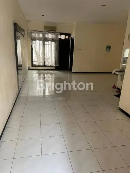 image RUMAH 1 LANTAI NIRWANA EKSEKUTIF ROW JALAN 3 MOBIL (1)