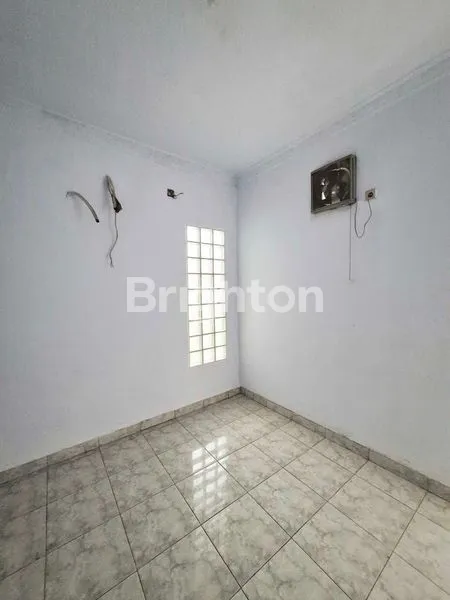 image DIJUAL RUMAH SIAP HUNI STRATEGIS DI TAMAN GALAXY BEKASI DEKAT LRT DAN BECAKAYU (6)