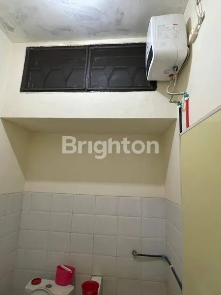 image RUMAH 1 LANTAI NIRWANA EKSEKUTIF ROW JALAN 3 MOBIL (3)