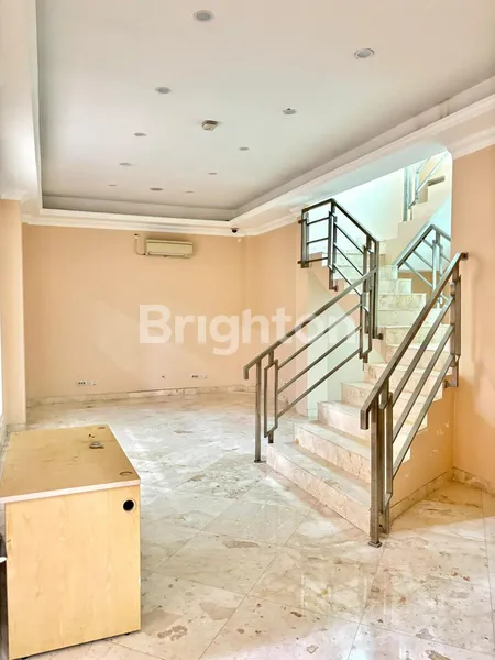 image TEMPAT USAHA LEBAR 20 METER RAYA PASAR MINGGU JAKARTA SELATAN  (4)