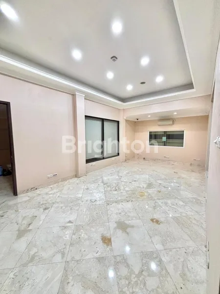 image TEMPAT USAHA LEBAR 20 METER RAYA PASAR MINGGU JAKARTA SELATAN  (5)