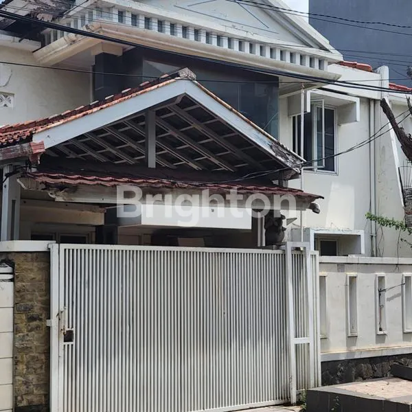 image RUMAH SUDAH BERUMUR, HITUNG TANAH SAJA DI JANUR KUNING KELAPA GADING (3)