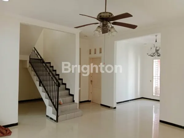 image DIJUAL CEPAT RUMAH BAGUS TERAWAT SIAP HUNI DI PANTAI MENTARI, HADAP FAVORIT (3)