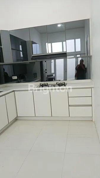 image RUMAH MEWAH DI KAWASAN ELITE (7)