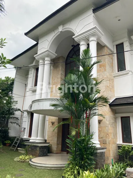 image RUMAH MEWAH 2 LANTAI DI JAKARTA SELATAN (1)