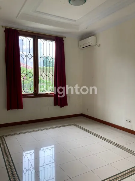 image RUMAH MEWAH 2 LANTAI DI JAKARTA SELATAN (5)